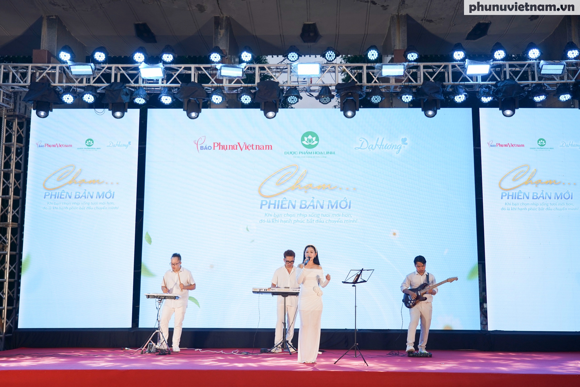 Những hình ảnh đẹp đầy màu sắc, truyền cảm hứng trong hành trình "Chạm phiên bản mới"- Ảnh 1. Những hình ảnh đẹp đầy màu sắc, truyền cảm hứng trong hành trình "Chạm phiên bản mới"- Ảnh 1.