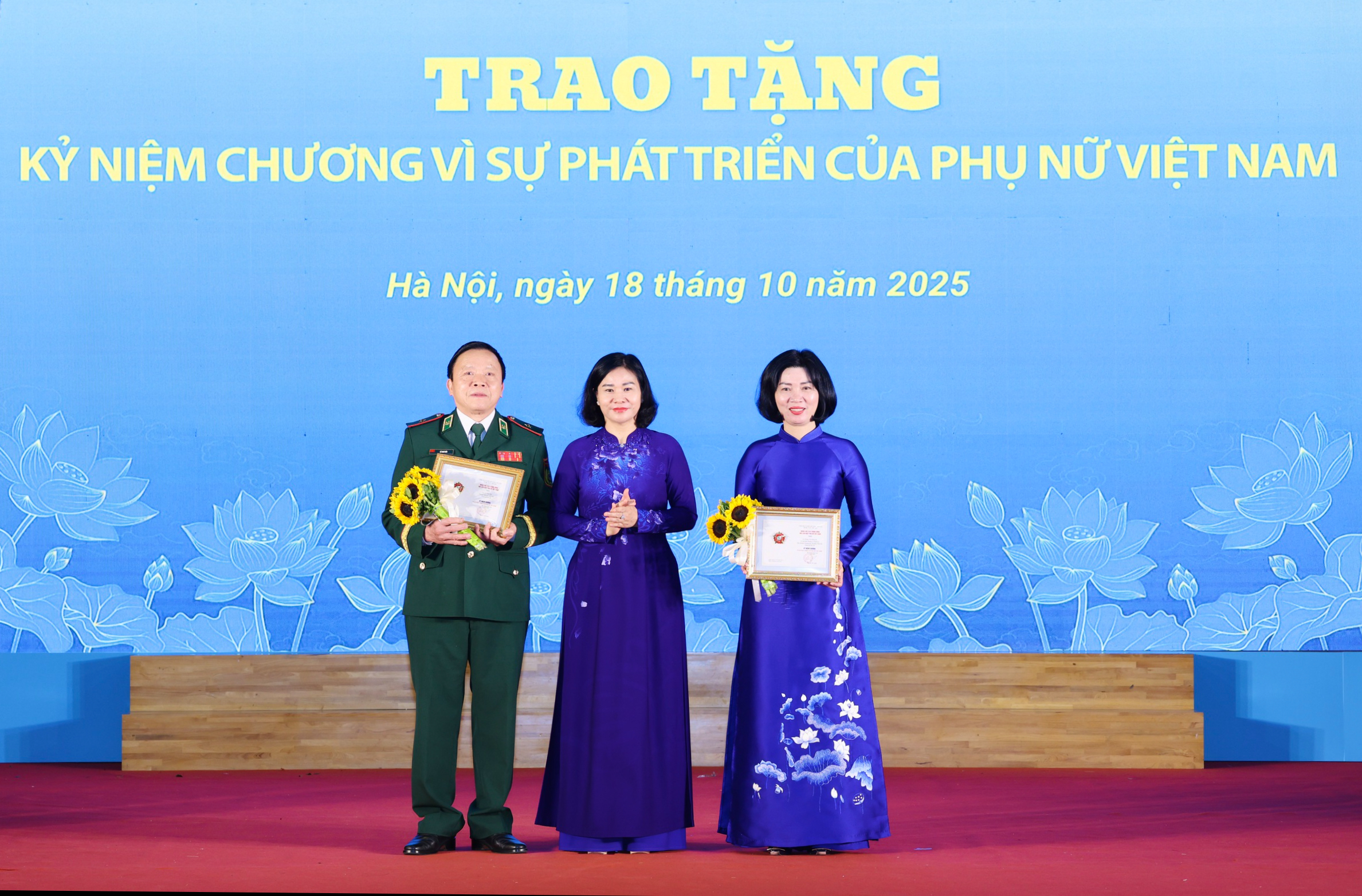 Vinh danh 8 Phụ nữ Thủ đô tiêu biểu năm 2025- Ảnh 6. Vinh danh 8 Phụ nữ Thủ đô tiêu biểu năm 2025- Ảnh 6.