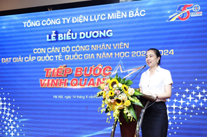 Phụ nữ EVNNPC – Bản lĩnh, sáng tạo, thắp sáng niềm tin- Ảnh 1. Phụ nữ EVNNPC – Bản lĩnh, sáng tạo, thắp sáng niềm tin- Ảnh 1.