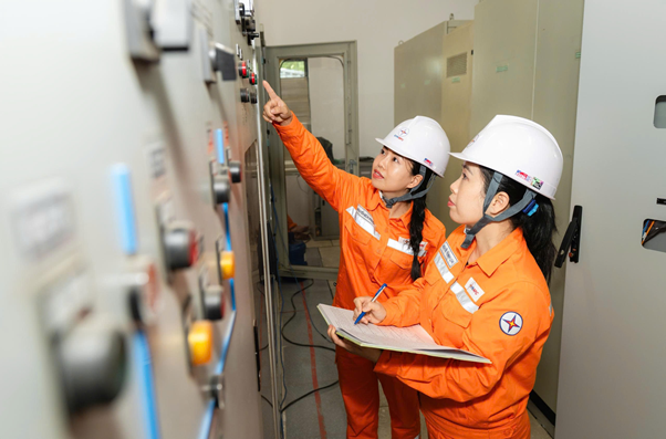 Phụ nữ EVNNPC – Bản lĩnh, sáng tạo, thắp sáng niềm tin- Ảnh 6. Phụ nữ EVNNPC – Bản lĩnh, sáng tạo, thắp sáng niềm tin- Ảnh 6.