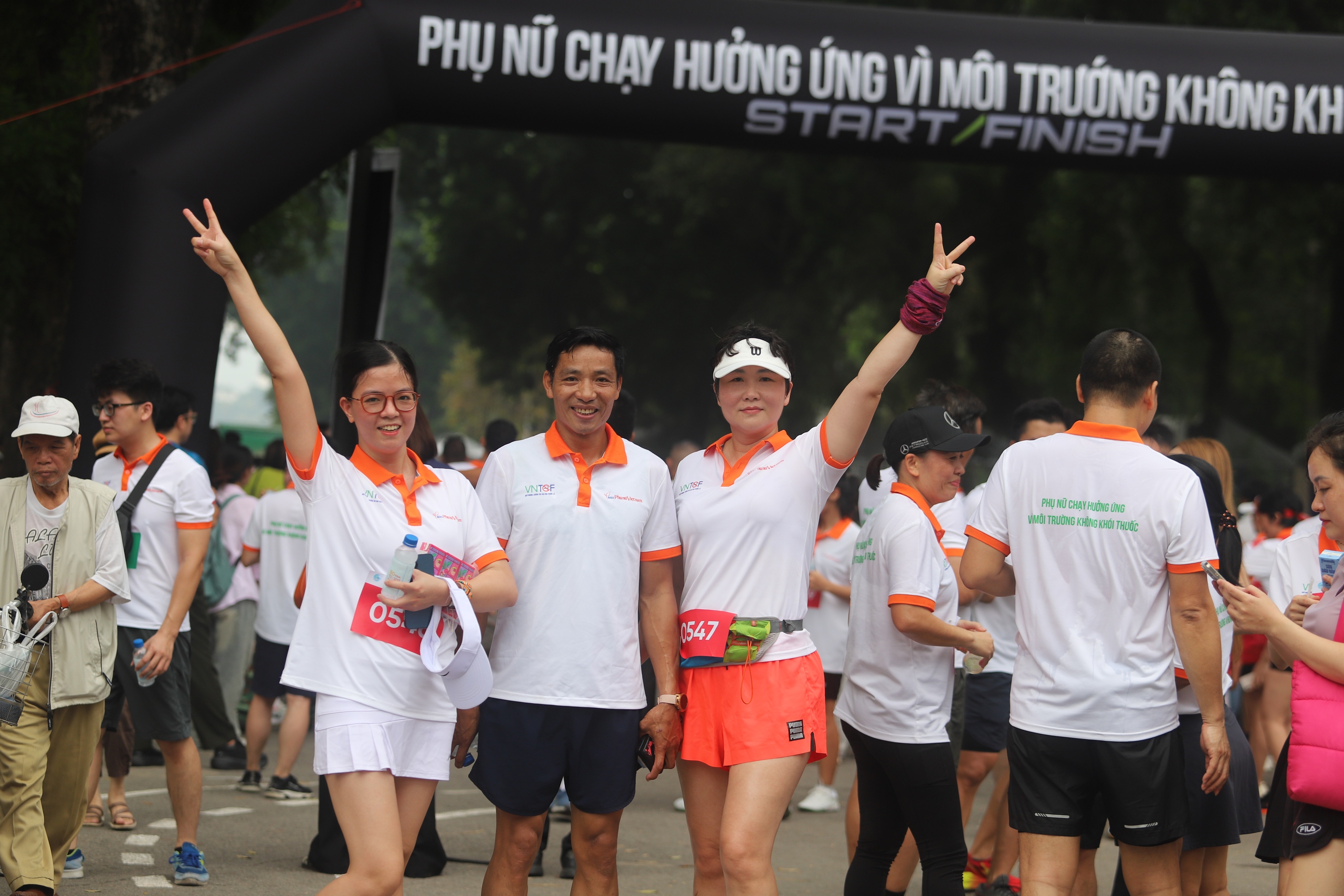 Sôi nổi giải "Phụ nữ chạy hưởng ứng Vì môi trường không khói thuốc"- Ảnh 20. Sôi nổi giải "Phụ nữ chạy hưởng ứng Vì môi trường không khói thuốc"- Ảnh 20.