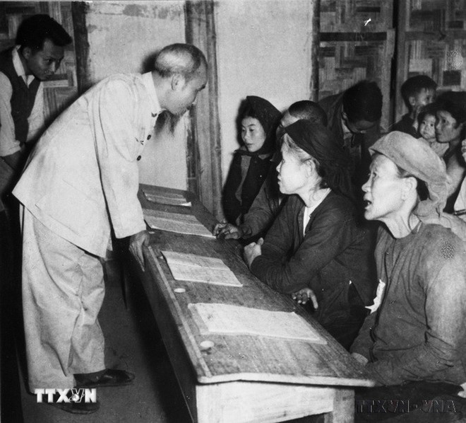 Phụ nữ Việt Nam: Từ truyền thống anh hùng đến khát vọng cống hiến- Ảnh 1. Phụ nữ Việt Nam: Từ truyền thống anh hùng đến khát vọng cống hiến- Ảnh 1.