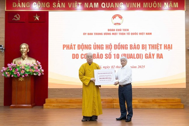MTTQ Việt Nam phát động ủng hộ đồng bào bị thiệt hại do bão số 10- Ảnh 2.