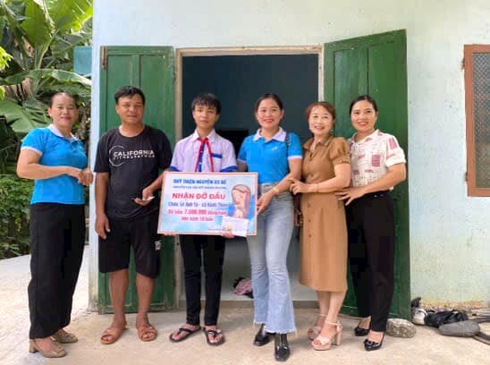 "Mẹ đỡ đầu" khoác áo blouse trắng gieo mầm yêu thương, hạnh phúc giữa đời thường- Ảnh 2.