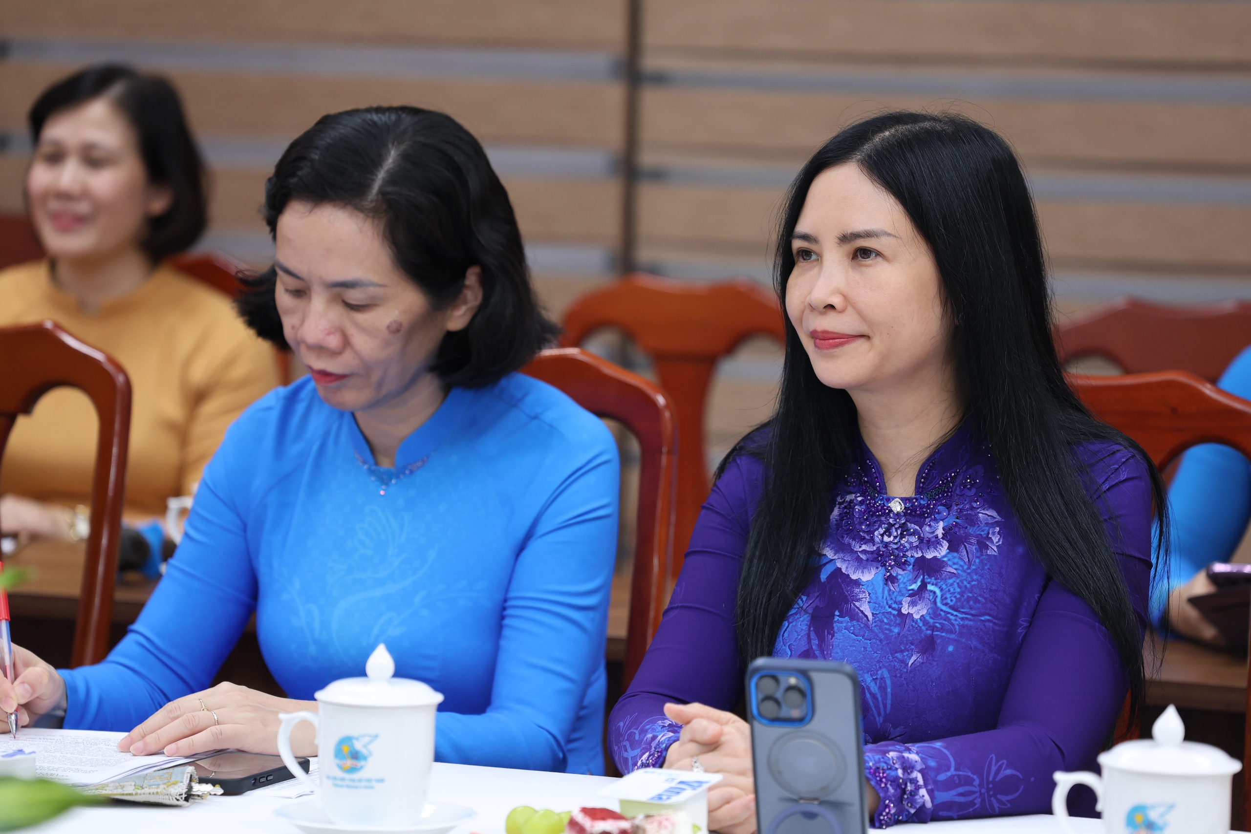 "Chạm sẻ chia, Trao hy vọng 2025" hỗ trợ tầm soát ung thư miễn phí cho phụ nữ- Ảnh 2. "Chạm sẻ chia, Trao hy vọng 2025" hỗ trợ tầm soát ung thư miễn phí cho phụ nữ- Ảnh 2.