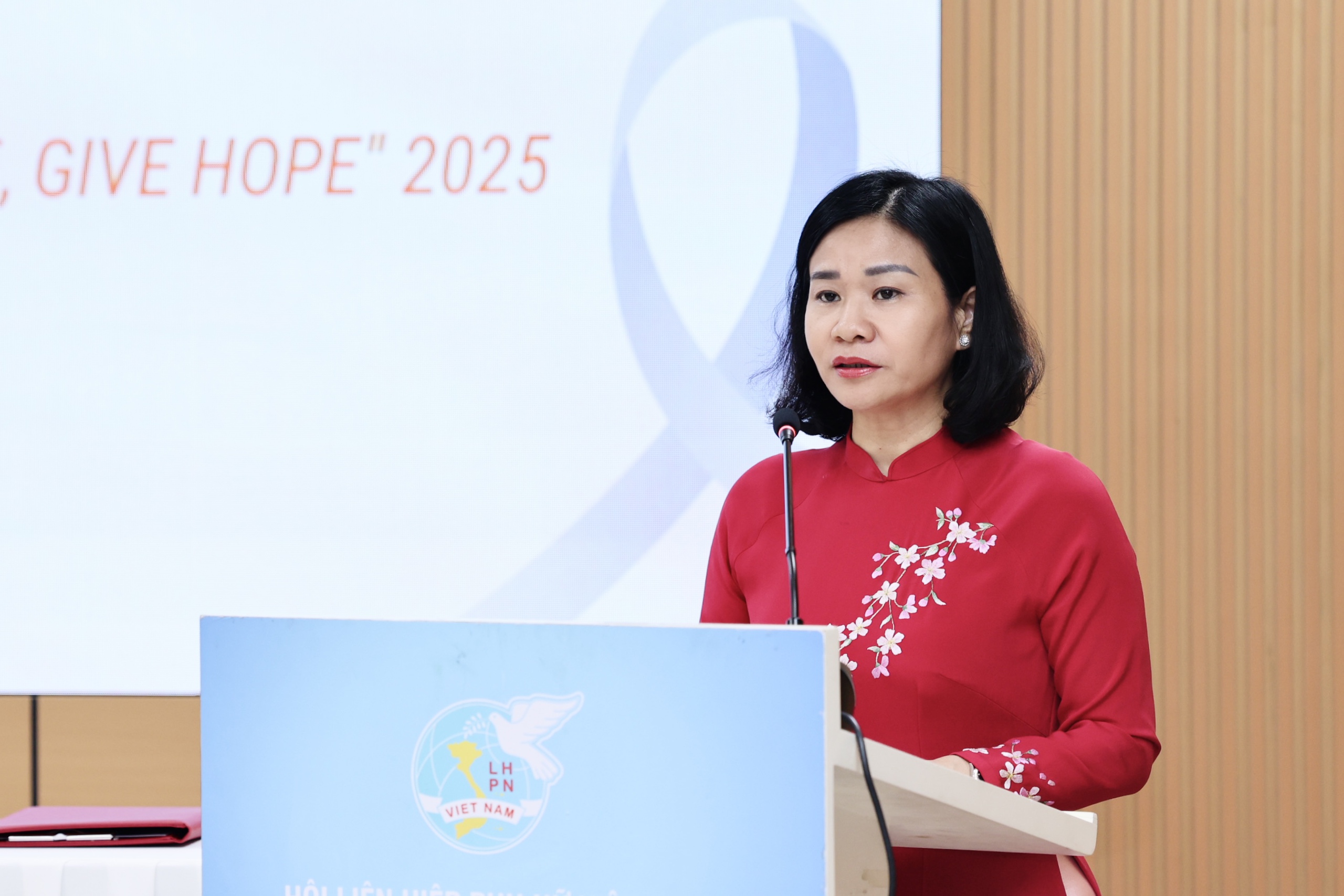 "Chạm sẻ chia, Trao hy vọng 2025" hỗ trợ tầm soát ung thư miễn phí cho phụ nữ- Ảnh 4. "Chạm sẻ chia, Trao hy vọng 2025" hỗ trợ tầm soát ung thư miễn phí cho phụ nữ- Ảnh 4.
