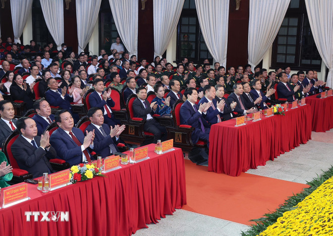 11 tác phẩm đạt giải A Cuộc thi Bảo vệ nền tảng tư tưởng của Đảng- Ảnh 2. 11 tác phẩm đạt giải A Cuộc thi Bảo vệ nền tảng tư tưởng của Đảng- Ảnh 2.