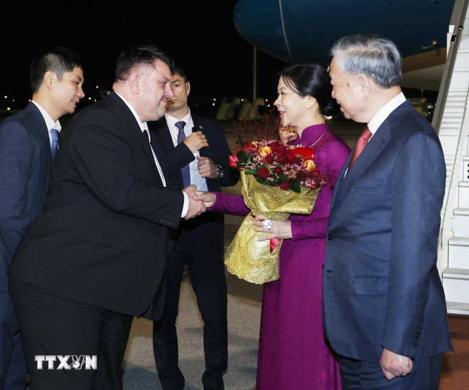 Tổng Bí thư Tô Lâm và Phu nhân bắt đầu thăm chính thức Cộng hòa Bulgaria- Ảnh 1. Tổng Bí thư Tô Lâm và Phu nhân bắt đầu thăm chính thức Cộng hòa Bulgaria- Ảnh 1.
