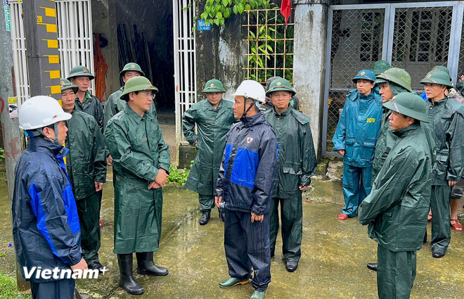 Quân khu 5 kiểm tra công tác ứng phó bão số 12 tại Đà Nẵng- Ảnh 2. Quân khu 5 kiểm tra công tác ứng phó bão số 12 tại Đà Nẵng- Ảnh 2.