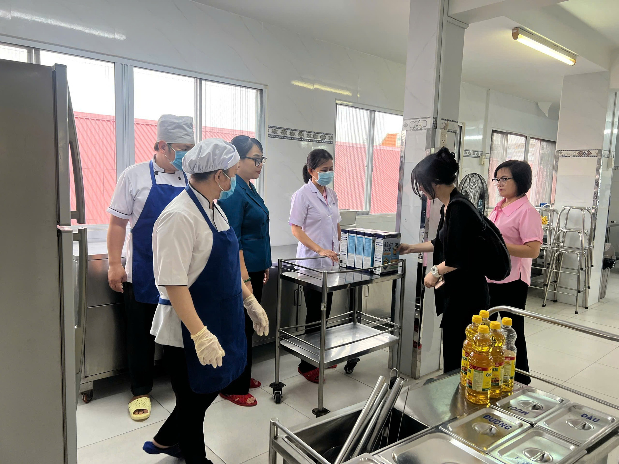 Bữa ăn học đường “mở”: Giải pháp kiến tạo niềm tin cho cộng đồng- Ảnh 2. Bữa ăn học đường “mở”: Giải pháp kiến tạo niềm tin cho cộng đồng- Ảnh 2.
