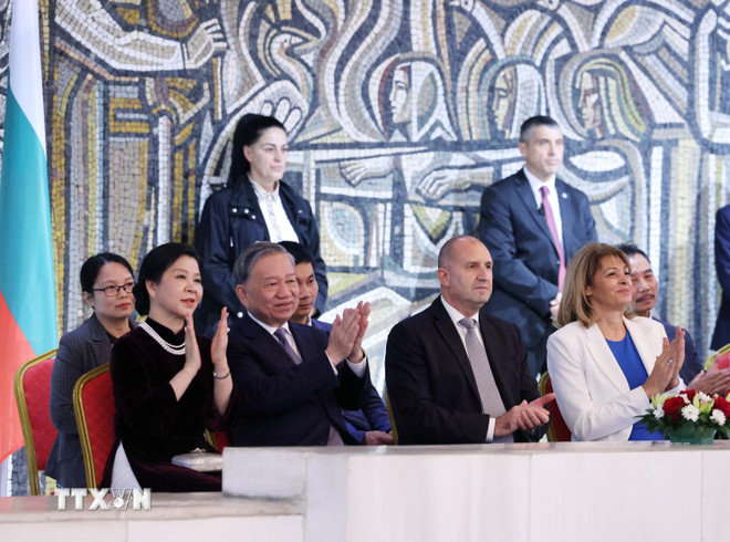 Tổng Bí thư Tô Lâm và Phu nhân thăm quan Bảo tàng Lịch sử Quốc gia Bulgaria- Ảnh 1. Tổng Bí thư Tô Lâm và Phu nhân thăm quan Bảo tàng Lịch sử Quốc gia Bulgaria- Ảnh 1.