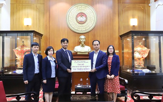 Trên 1.091 tỷ đồng giúp người dân vùng lũ thêm vững vàng, vượt qua khó khăn, sớm ổn định cuộc sống- Ảnh 9. Trên 1.091 tỷ đồng giúp người dân vùng lũ thêm vững vàng, vượt qua khó khăn, sớm ổn định cuộc sống- Ảnh 9.