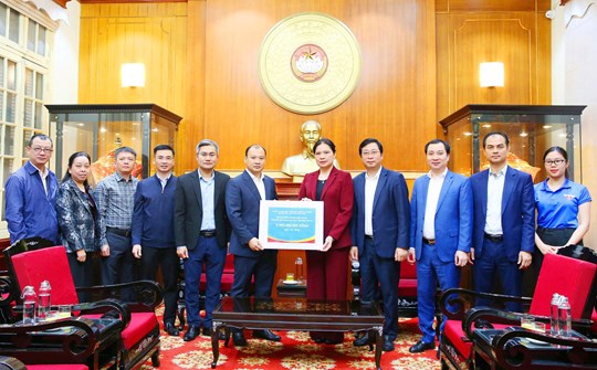 Trên 1.091 tỷ đồng giúp người dân vùng lũ thêm vững vàng, vượt qua khó khăn, sớm ổn định cuộc sống- Ảnh 3. Trên 1.091 tỷ đồng giúp người dân vùng lũ thêm vững vàng, vượt qua khó khăn, sớm ổn định cuộc sống- Ảnh 3.