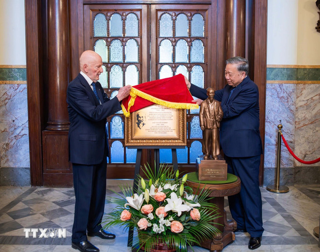 Tổng Bí thư Tô Lâm thăm nơi Bác Hồ từng ở tại Bulgaria- Ảnh 1. Tổng Bí thư Tô Lâm thăm nơi Bác Hồ từng ở tại Bulgaria- Ảnh 1.