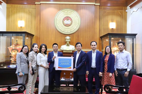 Trên 1.091 tỷ đồng giúp người dân vùng lũ thêm vững vàng, vượt qua khó khăn, sớm ổn định cuộc sống- Ảnh 10. Trên 1.091 tỷ đồng giúp người dân vùng lũ thêm vững vàng, vượt qua khó khăn, sớm ổn định cuộc sống- Ảnh 10.