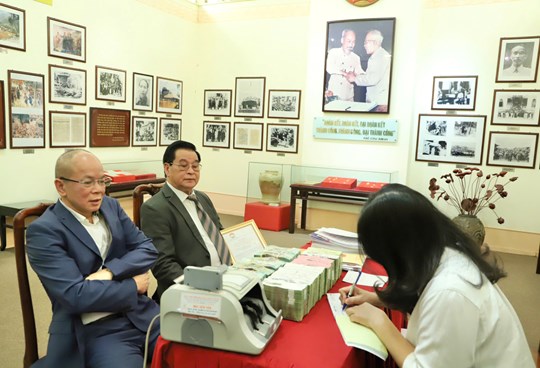 Trên 1.091 tỷ đồng giúp người dân vùng lũ thêm vững vàng, vượt qua khó khăn, sớm ổn định cuộc sống- Ảnh 7. Trên 1.091 tỷ đồng giúp người dân vùng lũ thêm vững vàng, vượt qua khó khăn, sớm ổn định cuộc sống- Ảnh 7.