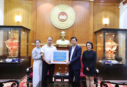 Trên 1.091 tỷ đồng giúp người dân vùng lũ thêm vững vàng, vượt qua khó khăn, sớm ổn định cuộc sống- Ảnh 11. Trên 1.091 tỷ đồng giúp người dân vùng lũ thêm vững vàng, vượt qua khó khăn, sớm ổn định cuộc sống- Ảnh 11.