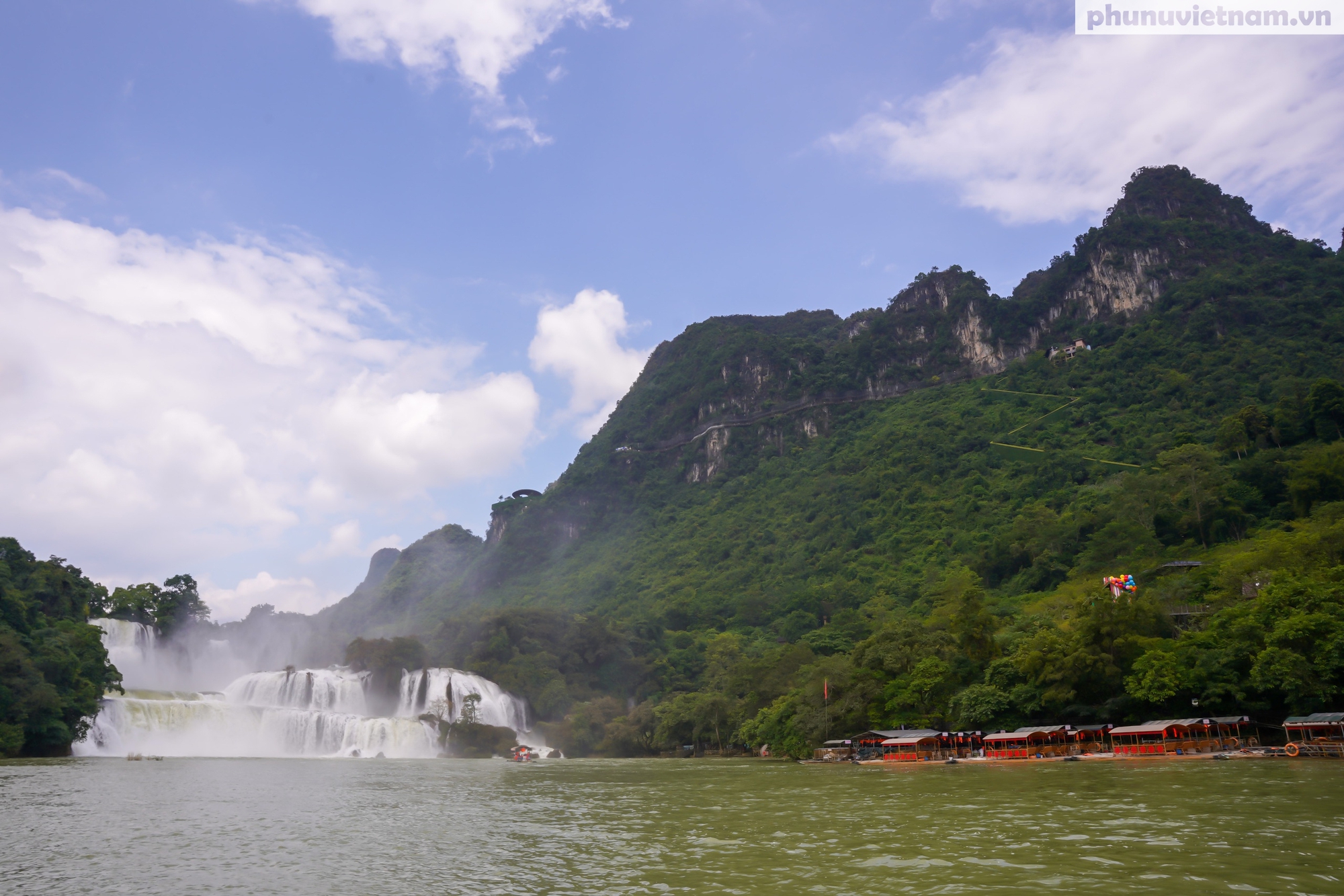 Vẻ đẹp hùng vĩ của thác nước đẹp nhất thế giới ở Cao Bằng- Ảnh 1. Vẻ đẹp hùng vĩ của thác nước đẹp nhất thế giới ở Cao Bằng- Ảnh 1.