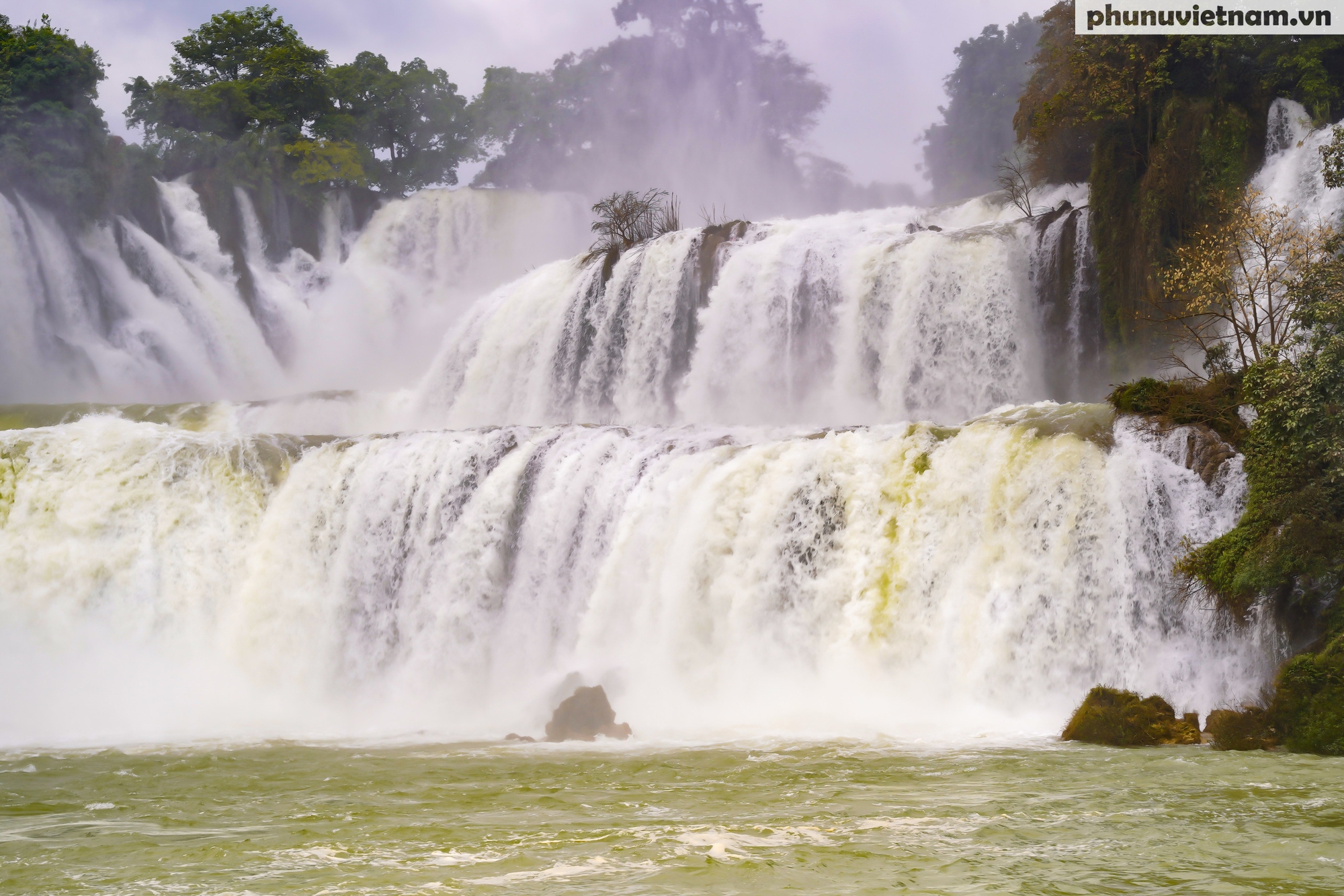 Vẻ đẹp hùng vĩ của thác nước đẹp nhất thế giới ở Cao Bằng- Ảnh 2. Vẻ đẹp hùng vĩ của thác nước đẹp nhất thế giới ở Cao Bằng- Ảnh 2.