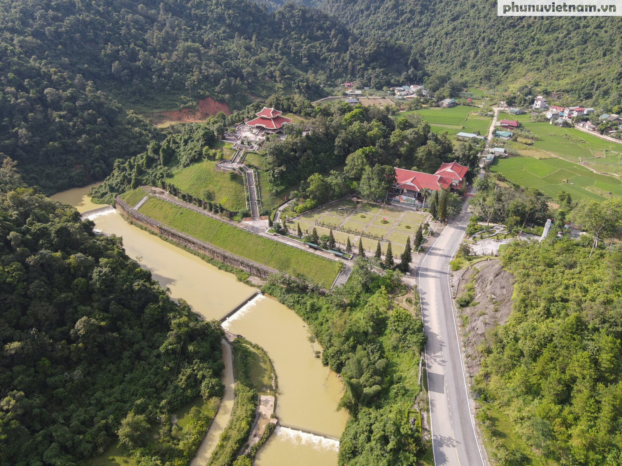 Vẻ đẹp hùng vĩ của thác nước đẹp nhất thế giới ở Cao Bằng- Ảnh 20. Vẻ đẹp hùng vĩ của thác nước đẹp nhất thế giới ở Cao Bằng- Ảnh 20.