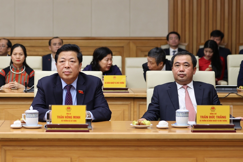 Thủ tướng Phạm Minh Chính trao quyết định bổ nhiệm và giao nhiệm vụ cho 2 Phó Thủ tướng, 3 Bộ trưởng- Ảnh 5. Thủ tướng Phạm Minh Chính trao quyết định bổ nhiệm và giao nhiệm vụ cho 2 Phó Thủ tướng, 3 Bộ trưởng- Ảnh 5.
