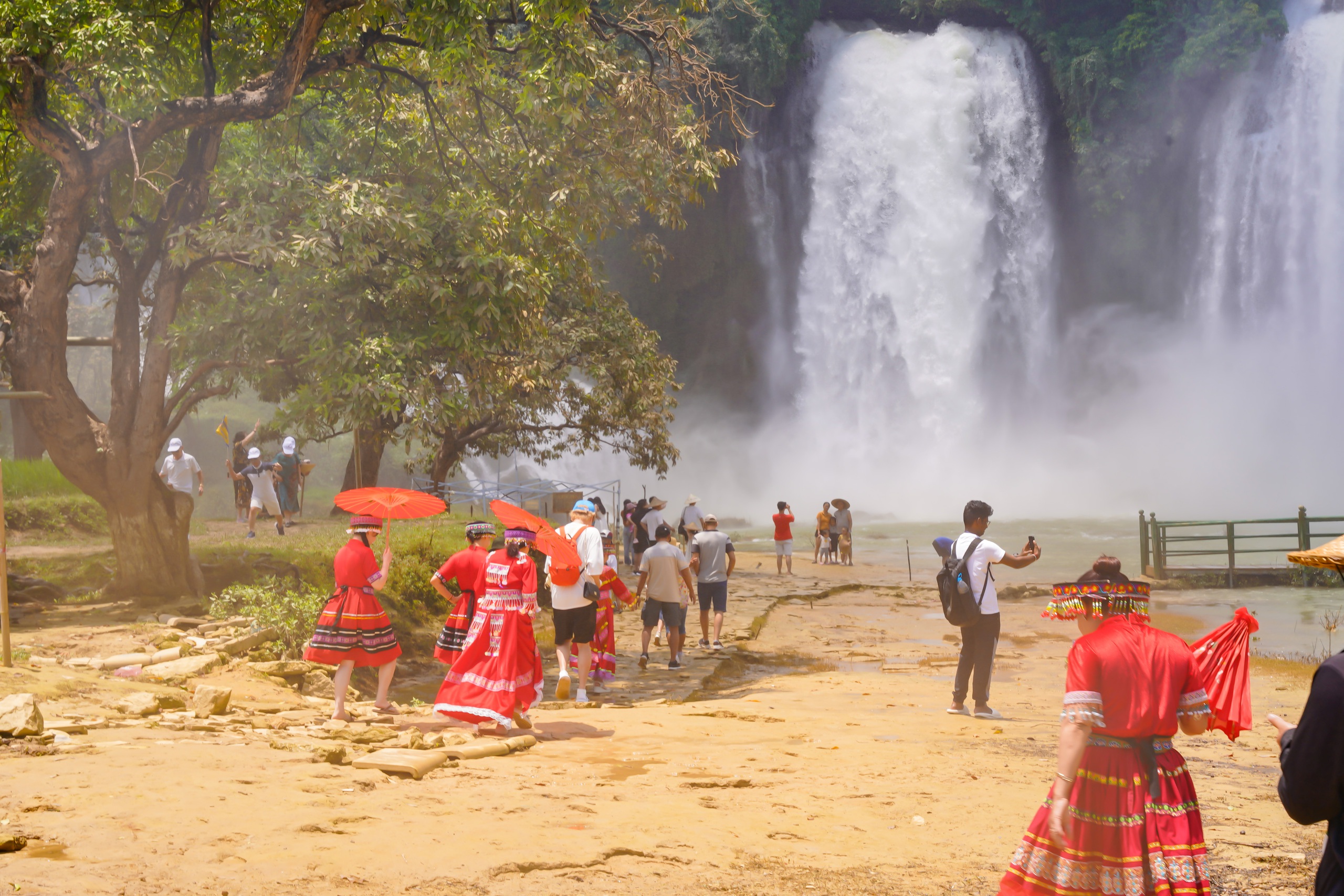 Vẻ đẹp hùng vĩ của thác nước đẹp nhất thế giới ở Cao Bằng- Ảnh 7. Vẻ đẹp hùng vĩ của thác nước đẹp nhất thế giới ở Cao Bằng- Ảnh 7.