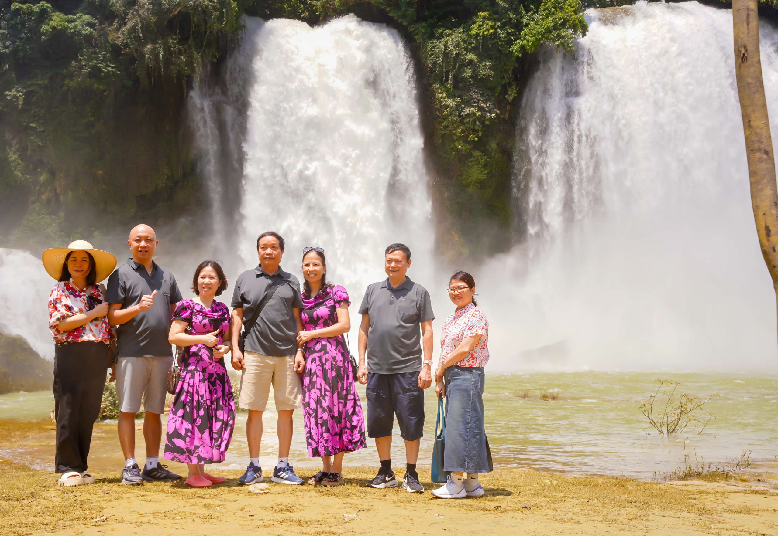 Vẻ đẹp hùng vĩ của thác nước đẹp nhất thế giới ở Cao Bằng- Ảnh 8. Vẻ đẹp hùng vĩ của thác nước đẹp nhất thế giới ở Cao Bằng- Ảnh 8.