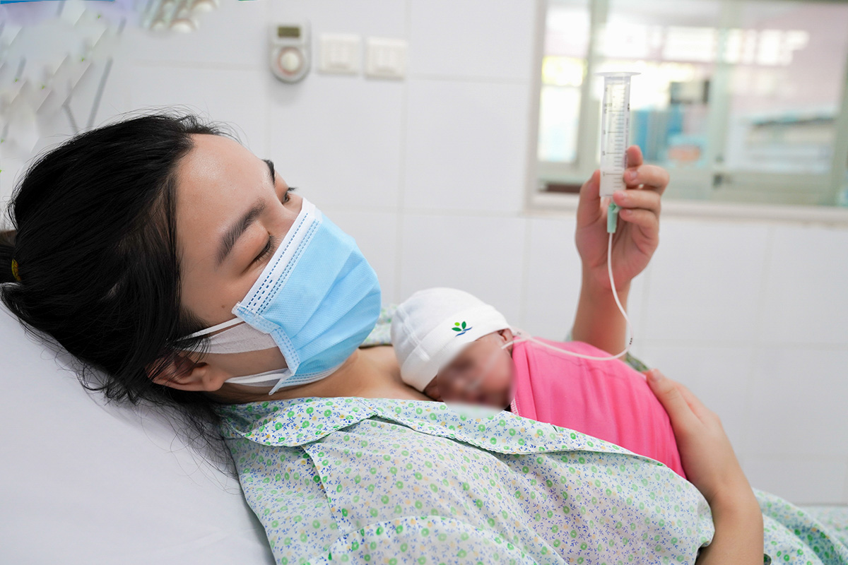 Những "người mẹ thứ hai" và hành trình giành sự sống cho trẻ sinh non- Ảnh 3. Những "người mẹ thứ hai" và hành trình giành sự sống cho trẻ sinh non- Ảnh 3.