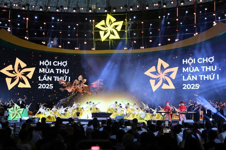 Thủ tướng: Xây dựng Việt Nam trở thành trung tâm triển lãm hàng đầu châu Á, điểm đến hội chợ thương mại quốc tế- Ảnh 8. Thủ tướng: Xây dựng Việt Nam trở thành trung tâm triển lãm hàng đầu châu Á, điểm đến hội chợ thương mại quốc tế- Ảnh 8.