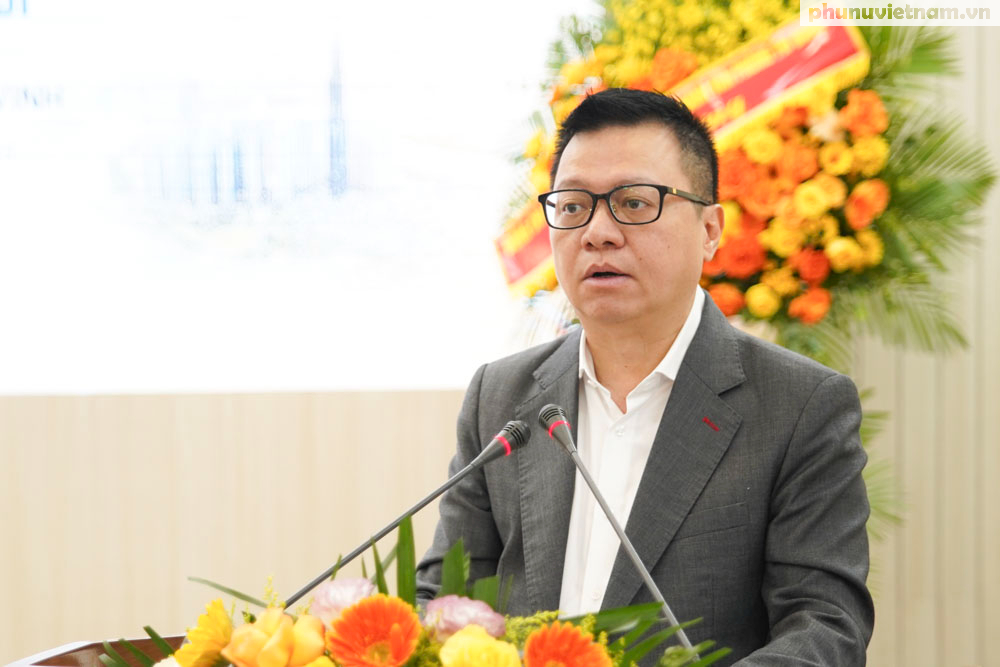 Ra mắt cuốn sách “Con người Việt Nam vào kỷ nguyên mới” của nhà báo Trần Hồng Vinh- Ảnh 1. Ra mắt cuốn sách “Con người Việt Nam vào kỷ nguyên mới” của nhà báo Trần Hồng Vinh- Ảnh 1.