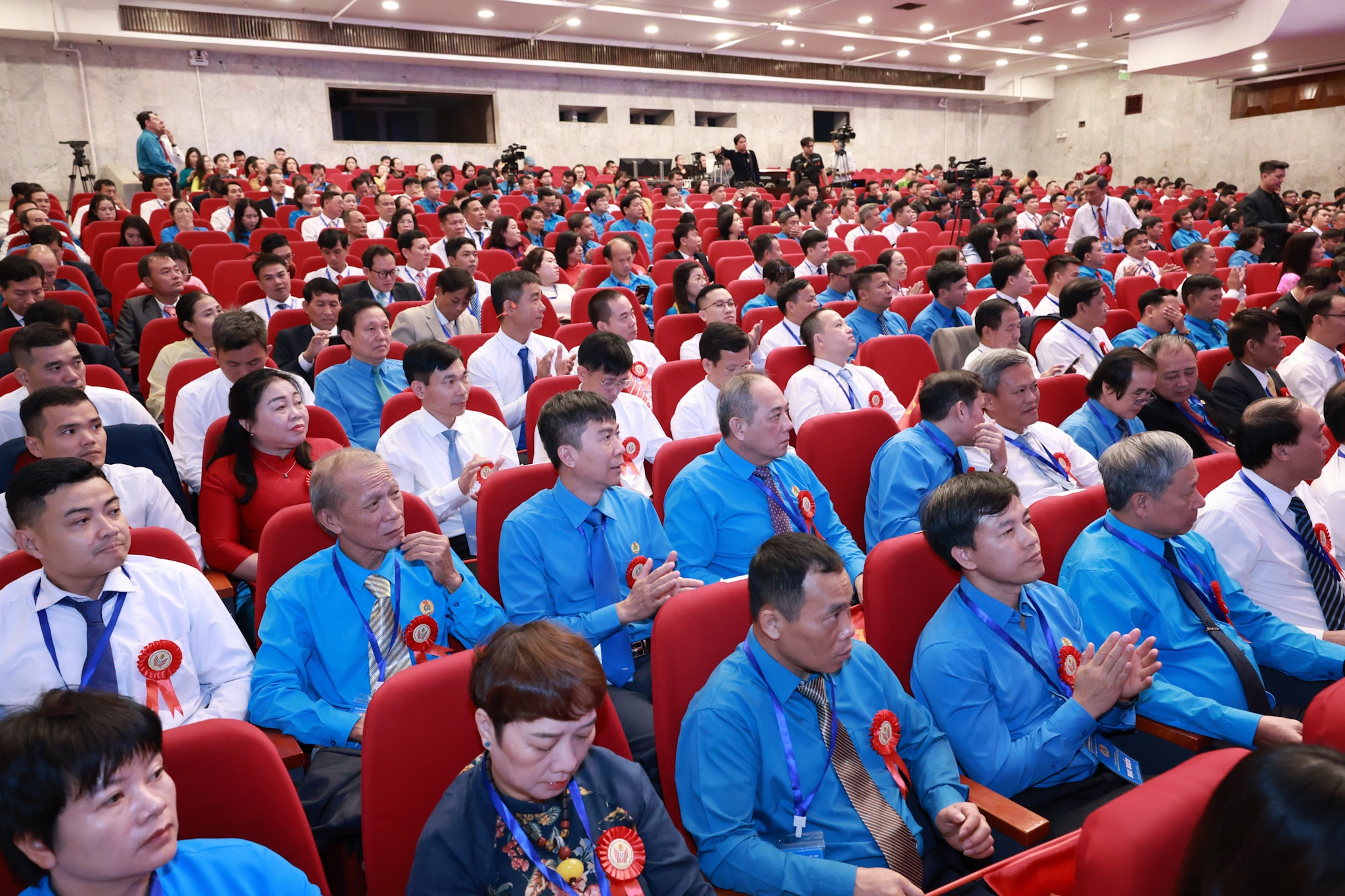 Tuyên dương 80 điển hình tiên tiến trong công nhân, viên chức, lao động giai đoạn 2020-2025- Ảnh 2. Tuyên dương 80 điển hình tiên tiến trong công nhân, viên chức, lao động giai đoạn 2020-2025- Ảnh 2.