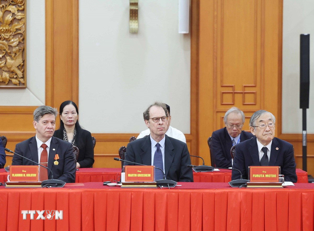 Phát biểu của Tổng Bí thư tại cuộc gặp các đại biểu dự Hội thảo Quốc tế Việt Nam học- Ảnh 4. Phát biểu của Tổng Bí thư tại cuộc gặp các đại biểu dự Hội thảo Quốc tế Việt Nam học- Ảnh 4.