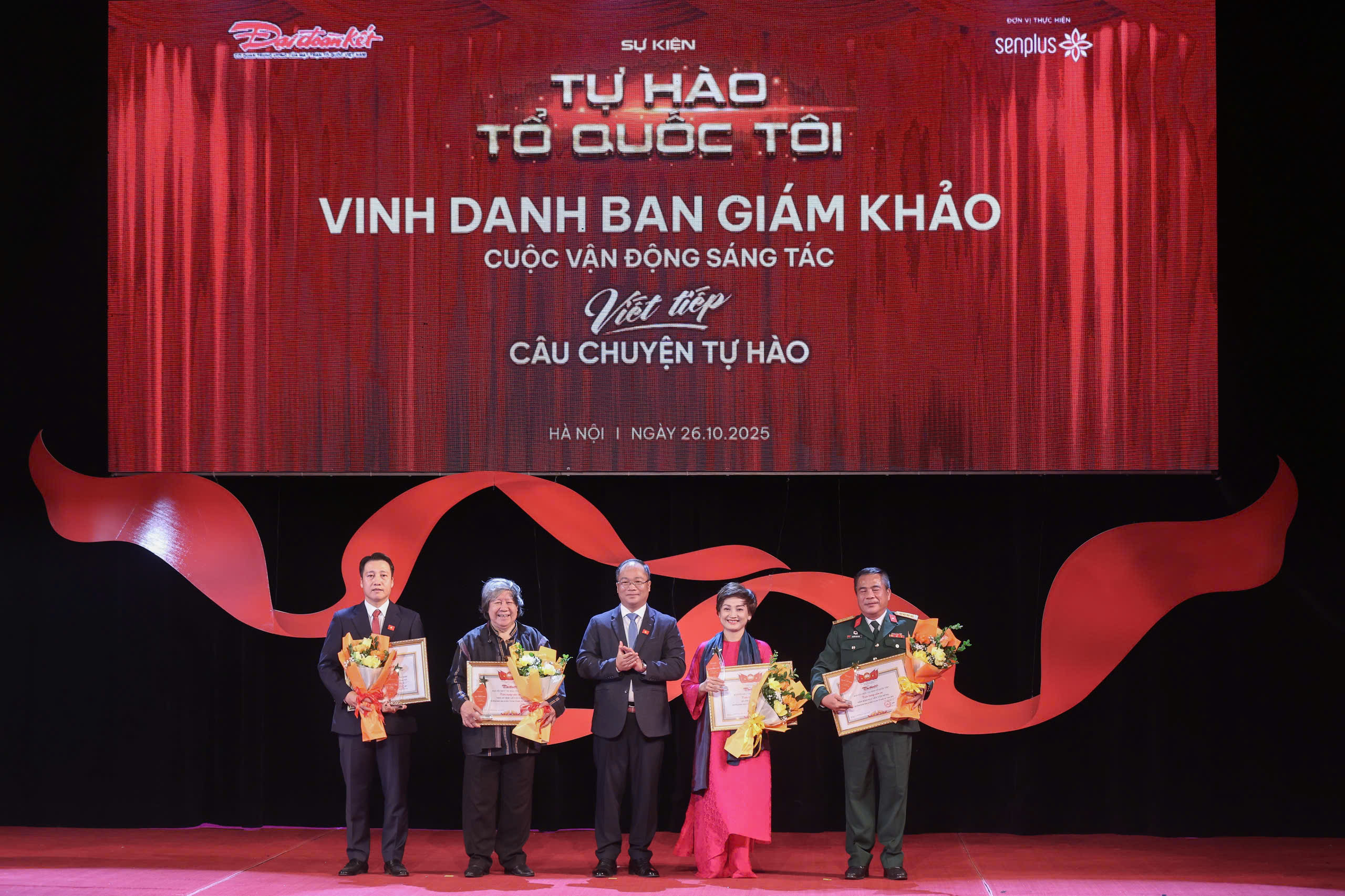 Hơn 3.500 "câu chuyện tự hào" lan tỏa tinh thần đại đoàn kết dân tộc- Ảnh 2. Hơn 3.500 "câu chuyện tự hào" lan tỏa tinh thần đại đoàn kết dân tộc- Ảnh 2.