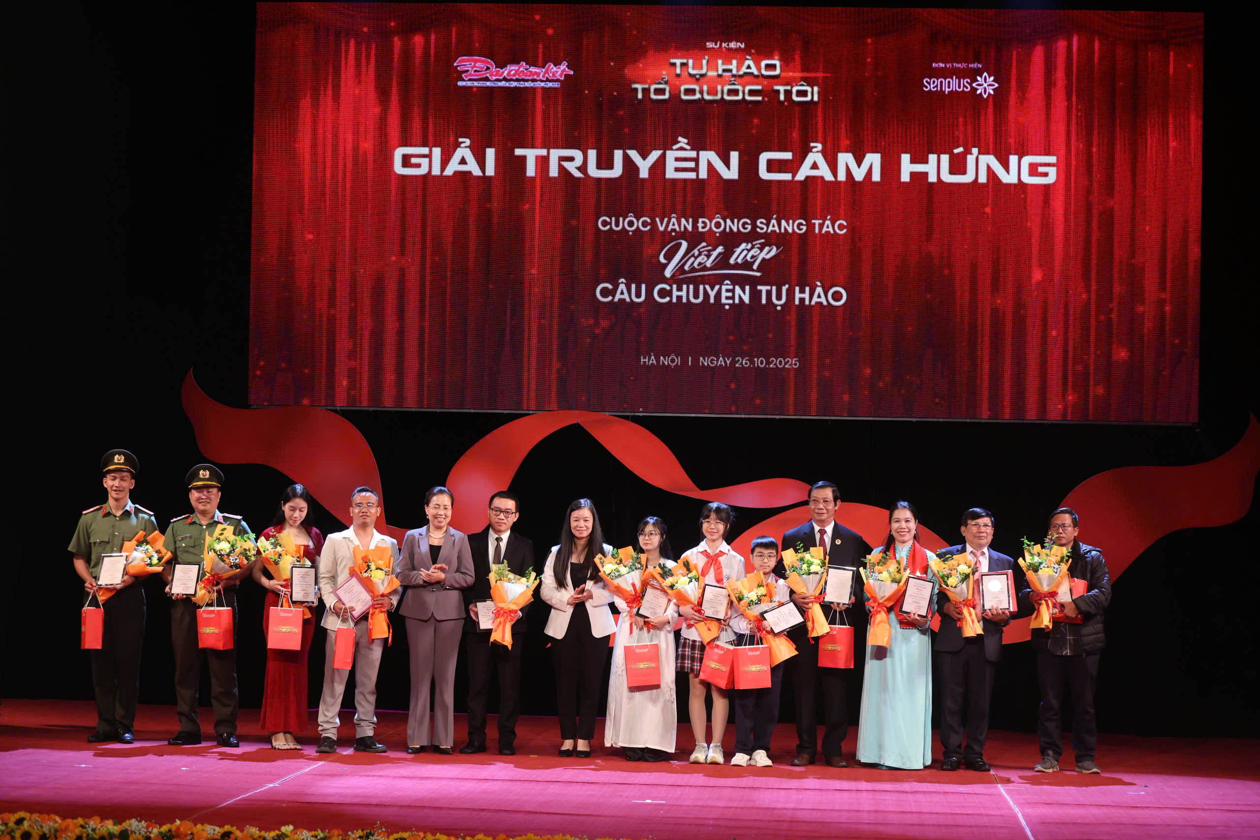 Hơn 3.500 "câu chuyện tự hào" lan tỏa tinh thần đại đoàn kết dân tộc- Ảnh 8. Hơn 3.500 "câu chuyện tự hào" lan tỏa tinh thần đại đoàn kết dân tộc- Ảnh 8.