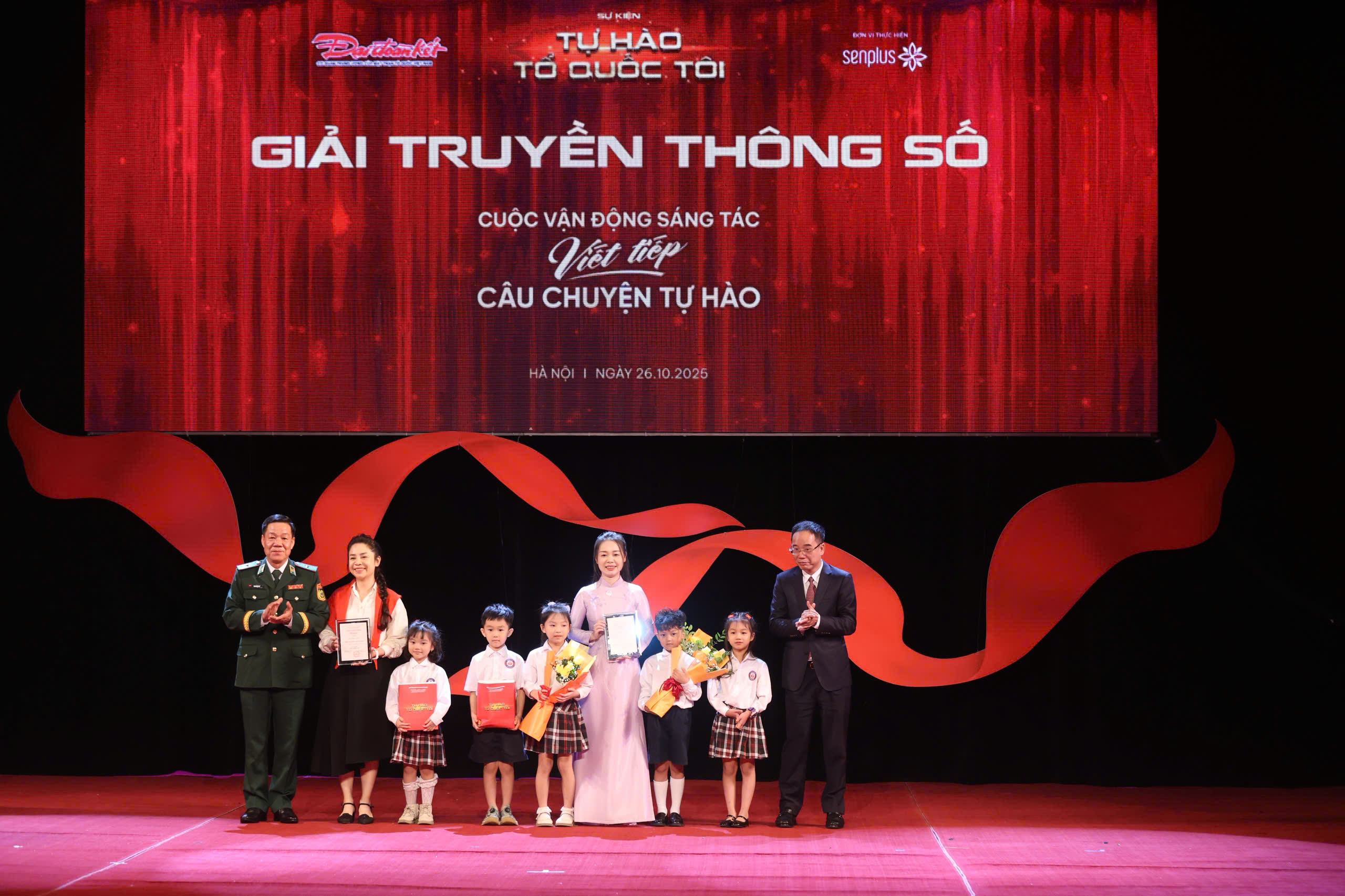 Hơn 3.500 "câu chuyện tự hào" lan tỏa tinh thần đại đoàn kết dân tộc- Ảnh 7. Hơn 3.500 "câu chuyện tự hào" lan tỏa tinh thần đại đoàn kết dân tộc- Ảnh 7.