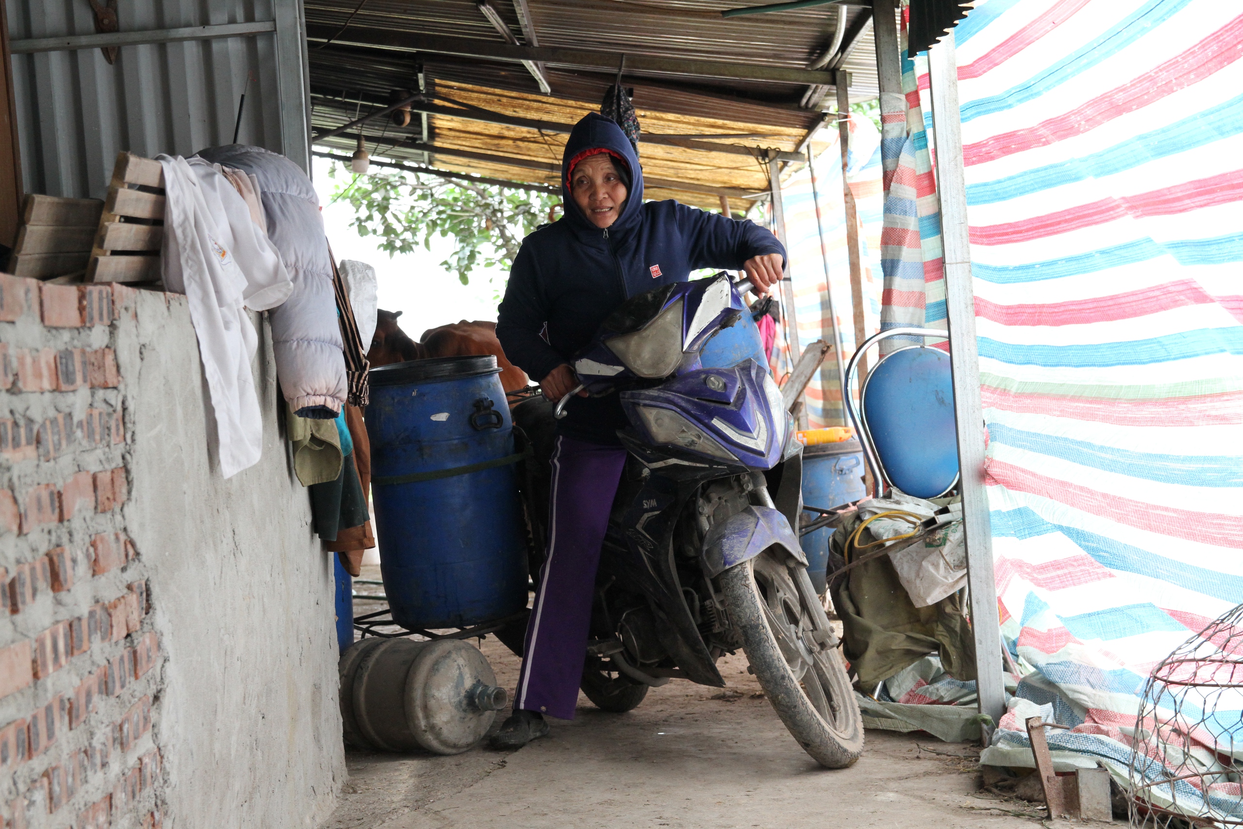 An sinh xã hội cho lao động phi chính thức 
Bài 2: Rào cản ngăn lao động phi chính thức đến gần “lưới an sinh xã hội”- Ảnh 11. An sinh xã hội cho lao động phi chính thức 
Bài 2: Rào cản ngăn lao động phi chính thức đến gần “lưới an sinh xã hội”- Ảnh 11.
