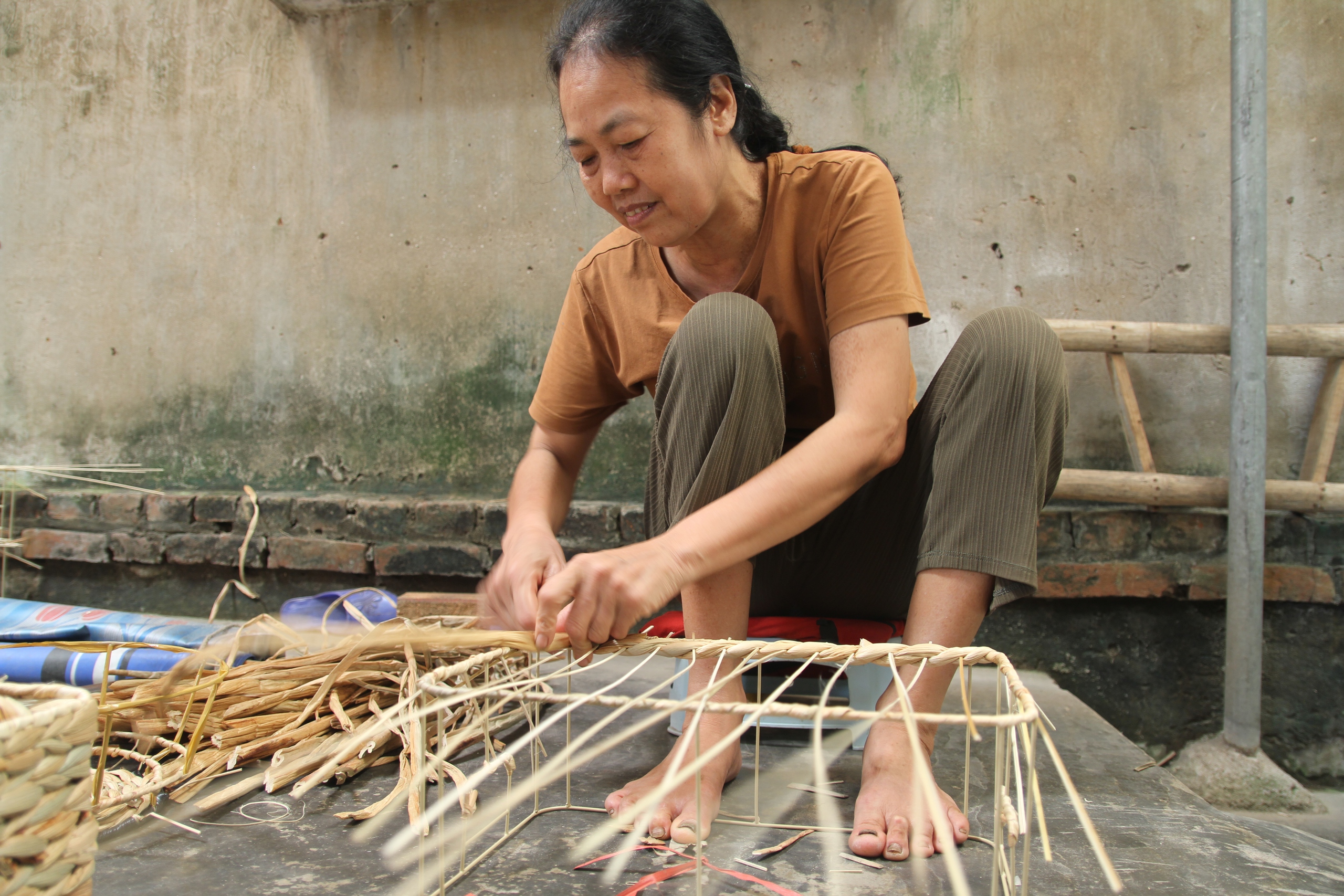 An sinh xã hội cho lao động phi chính thức 
Bài 2: Rào cản ngăn lao động phi chính thức đến gần “lưới an sinh xã hội”- Ảnh 12. An sinh xã hội cho lao động phi chính thức 
Bài 2: Rào cản ngăn lao động phi chính thức đến gần “lưới an sinh xã hội”- Ảnh 12.