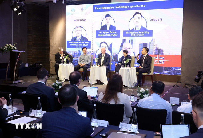 "Chuyến thăm Vương quốc Anh của Tổng Bí thư mang thông điệp đối ngoại mạnh mẽ"- Ảnh 2. "Chuyến thăm Vương quốc Anh của Tổng Bí thư mang thông điệp đối ngoại mạnh mẽ"- Ảnh 2.