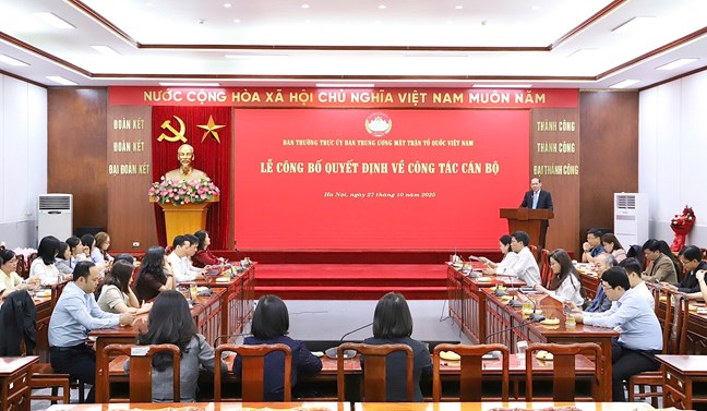 Ban Thường trực Ủy ban Trung ương MTTQ Việt Nam công bố Quyết định về công tác cán bộ- Ảnh 2. Ban Thường trực Ủy ban Trung ương MTTQ Việt Nam công bố Quyết định về công tác cán bộ- Ảnh 2.