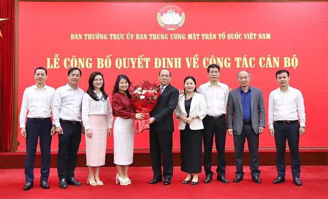 Ban Thường trực Ủy ban Trung ương MTTQ Việt Nam công bố Quyết định về công tác cán bộ- Ảnh 3. Ban Thường trực Ủy ban Trung ương MTTQ Việt Nam công bố Quyết định về công tác cán bộ- Ảnh 3.