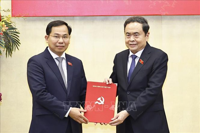 Chủ tịch Quốc hội Trần Thanh Mẫn chủ trì Lễ công bố các quyết định về công tác cán bộ- Ảnh 1.