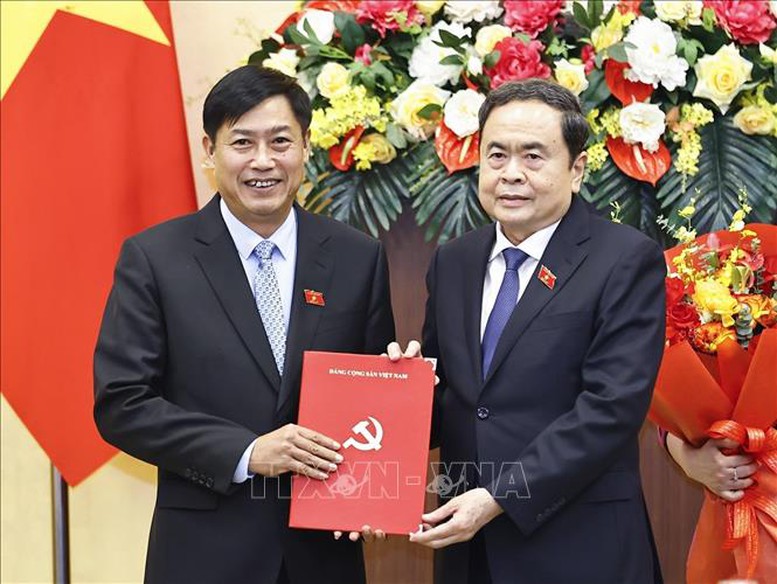 Chủ tịch Quốc hội Trần Thanh Mẫn chủ trì Lễ công bố các quyết định về công tác cán bộ- Ảnh 2.