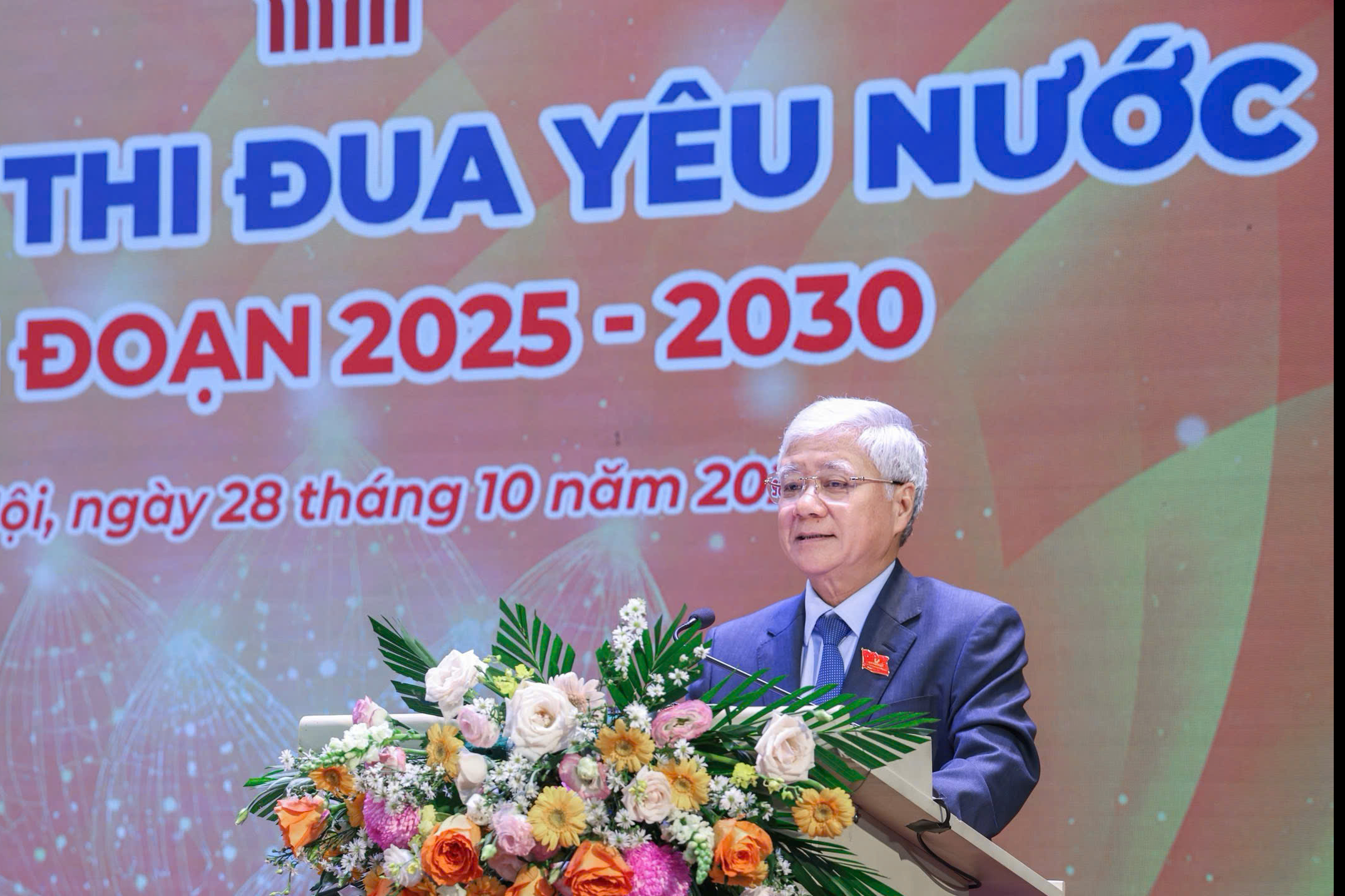 Thi đua là yêu cầu nội tại để khơi dậy sức mạnh toàn dân tộc- Ảnh 6. Thi đua là yêu cầu nội tại để khơi dậy sức mạnh toàn dân tộc- Ảnh 6.