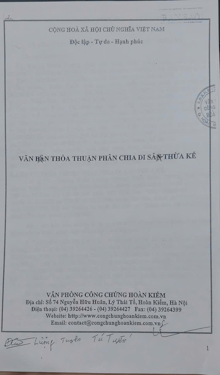 Vụ "cho thuê sổ đỏ bị mất đất": Lập hợp đồng giả cách để vay tiền của VietinBank?- Ảnh 1. Vụ "cho thuê sổ đỏ bị mất đất": Lập hợp đồng giả cách để vay tiền của VietinBank?- Ảnh 1.