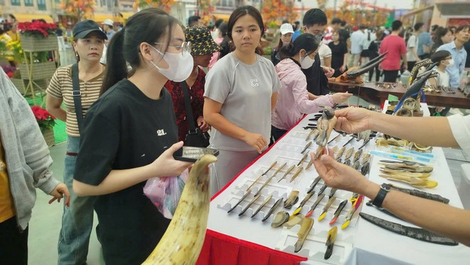 'Tinh hoa Thu Hà Nội' - điểm nhấn hút khách tại Hội chợ Mùa Thu 2025- Ảnh 1.