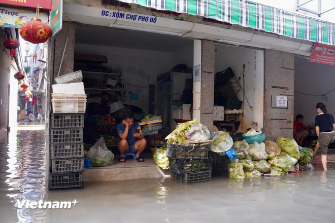 Hà Nội: Sau hàng chục giờ bị cô lập, người dân Phú Đô trở lại nhịp sống bình thường- Ảnh 4.