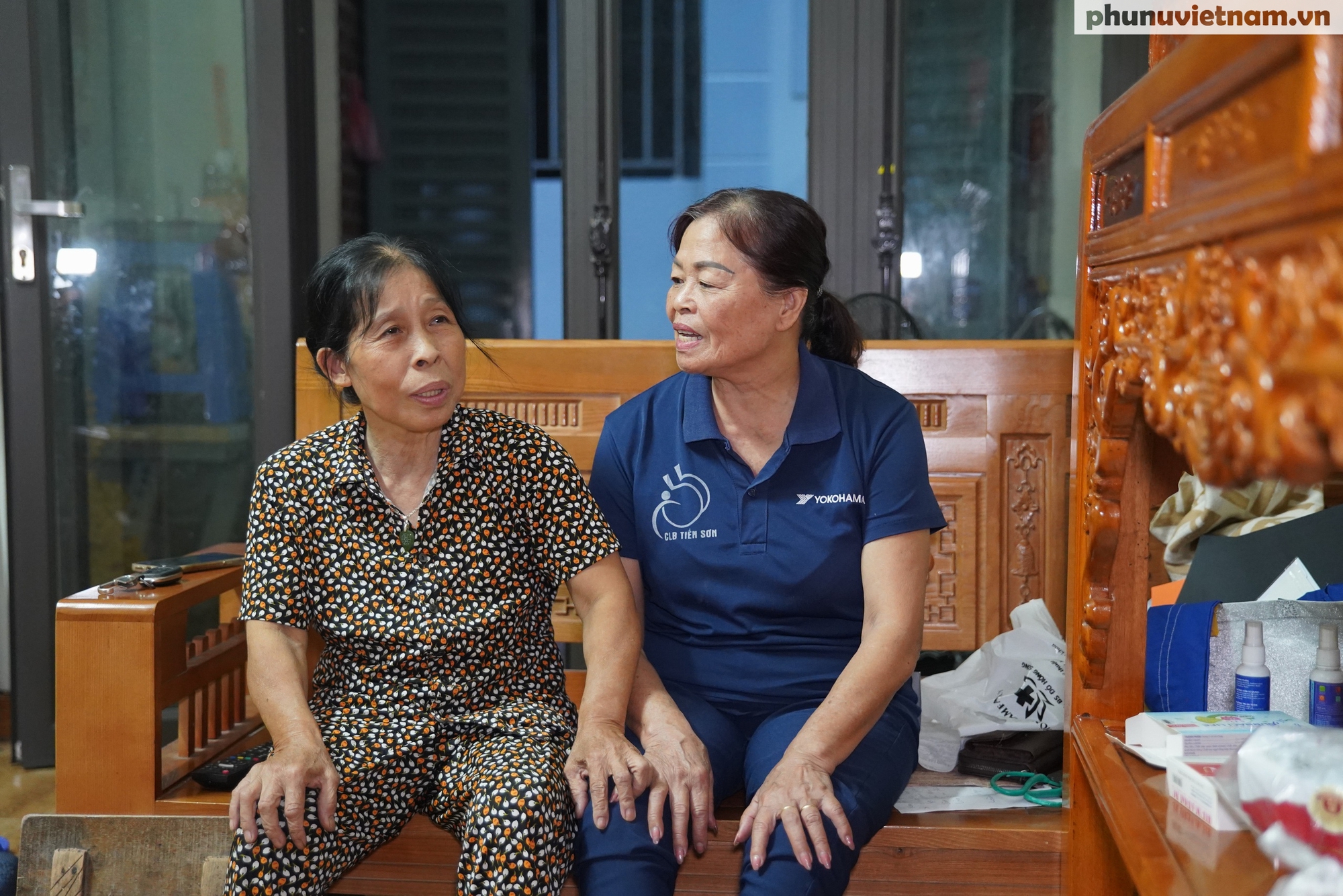 Người phụ nữ may găng tay nhờ vốn chính sách thoát nghèo và dựng nhà mới- Ảnh 5. Người phụ nữ may găng tay nhờ vốn chính sách thoát nghèo và dựng nhà mới- Ảnh 5.