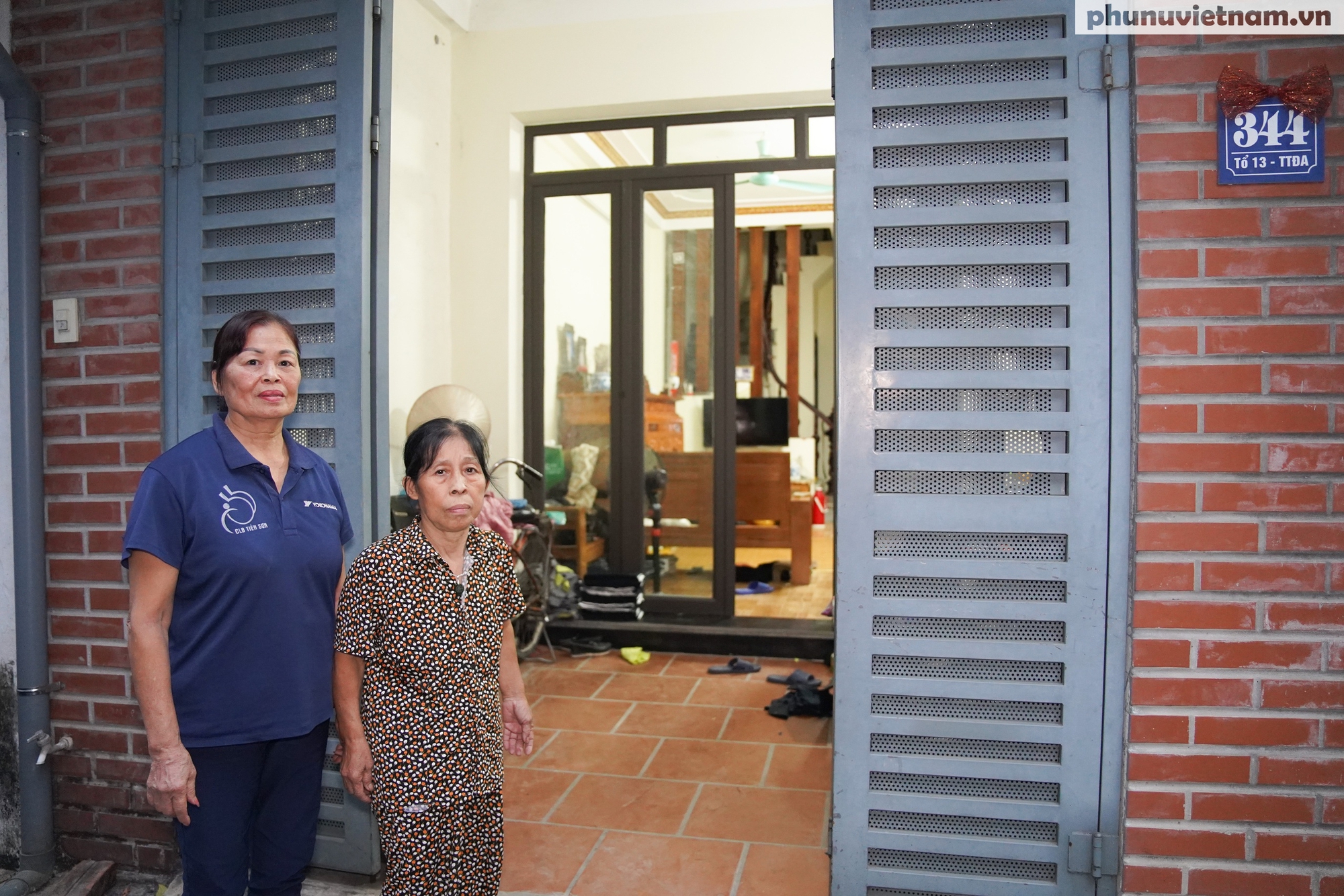 Người phụ nữ may găng tay nhờ vốn chính sách thoát nghèo và dựng nhà mới- Ảnh 6. Người phụ nữ may găng tay nhờ vốn chính sách thoát nghèo và dựng nhà mới- Ảnh 6.