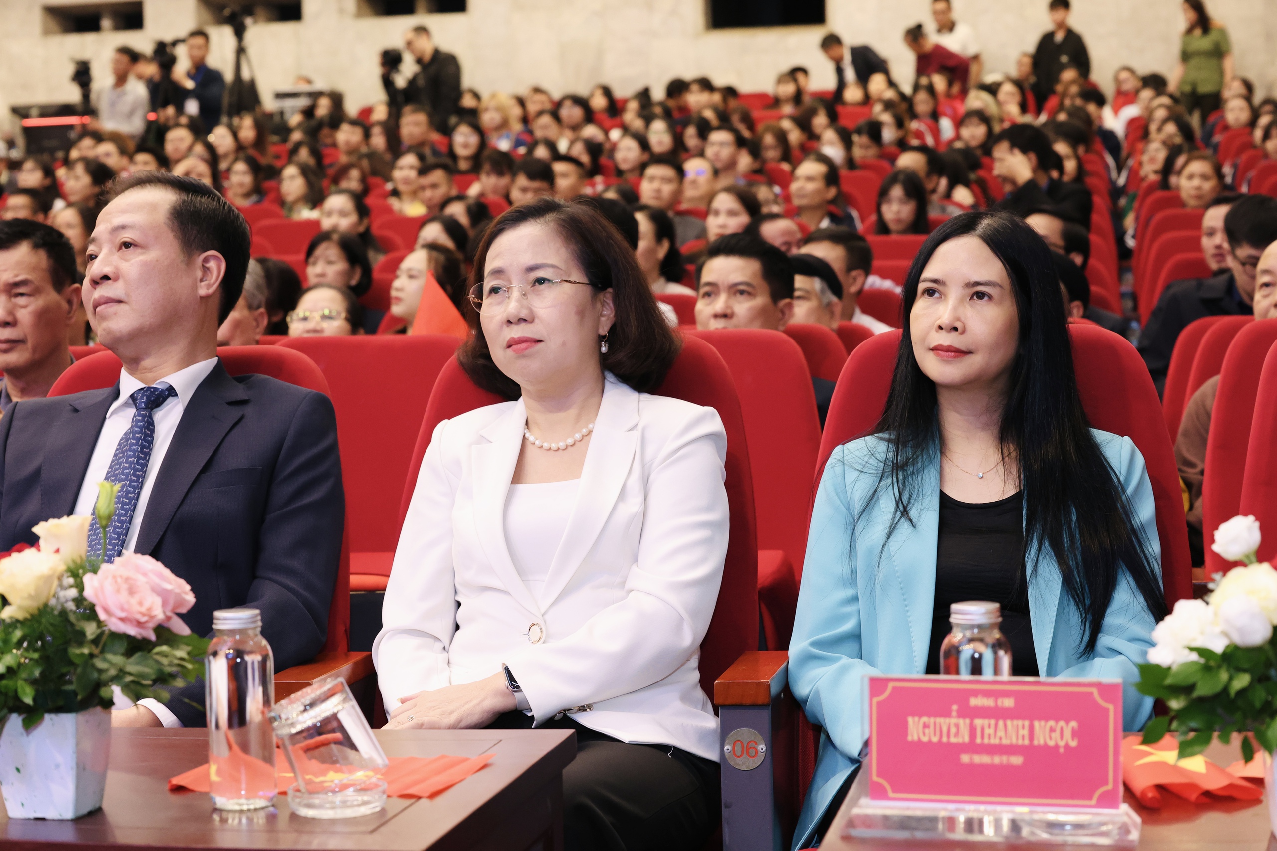 Phát huy mạnh mẽ vai trò chủ lực của báo chí trong phòng, chống tham nhũng, lãng phí, tiêu cực - Ảnh 5. Phát huy mạnh mẽ vai trò chủ lực của báo chí trong phòng, chống tham nhũng, lãng phí, tiêu cực - Ảnh 5.