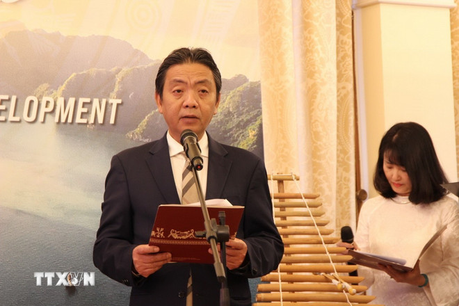 Triển lãm Di sản văn hóa Việt Nam tại Prague: Hơi thở Việt giữa lòng châu Âu- Ảnh 1.